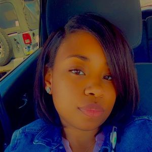 Meet your Posher, Briana